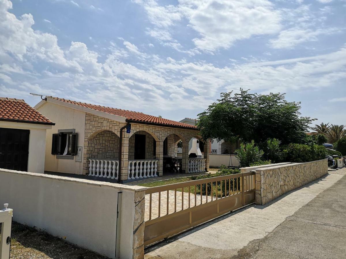 הוילה ויר Holiday House Tara מראה חיצוני תמונה
